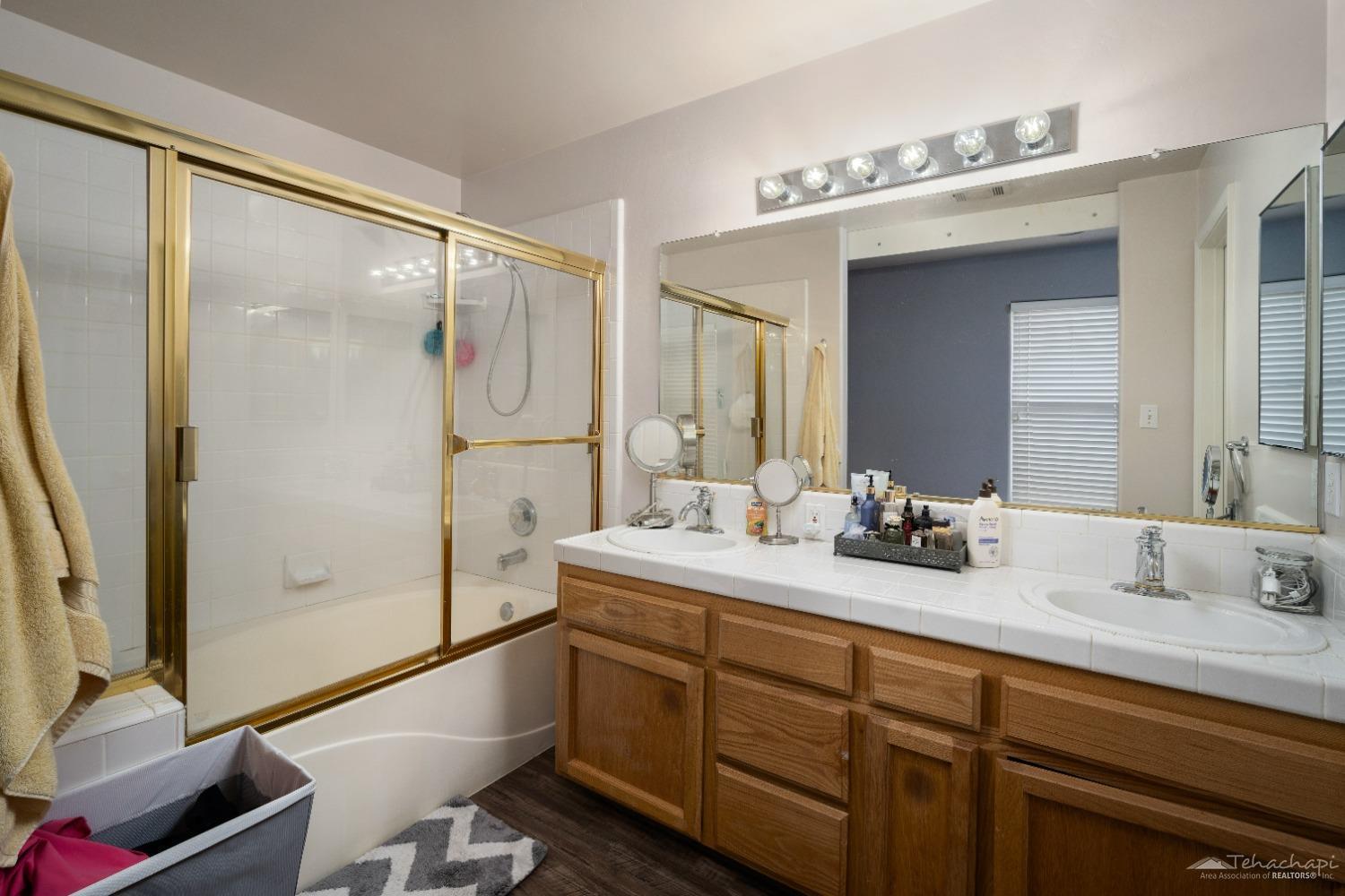 Bakersfield, California 93312, United States, 4 Bedrooms Bedrooms, ,4 BathroomsBathrooms,Residential,Active,26273