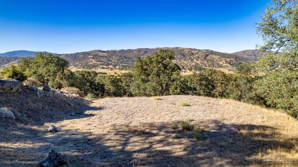 24281 ARROYO CT, TEHACHAPI, CA 93561 - Image f4aa92f2a4bc2ca65634980cfcfbc9a8/364616294