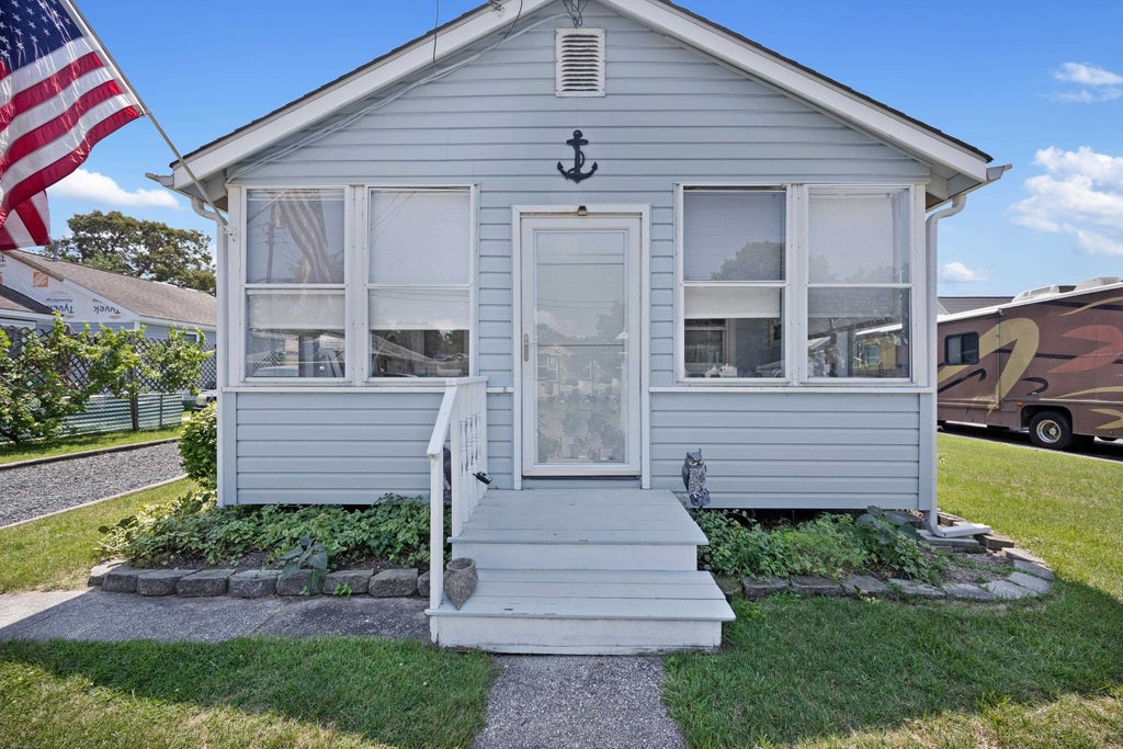 Photo of 26 Maryland Avenue, Villas, NJ 08251 (MLS # 262076)