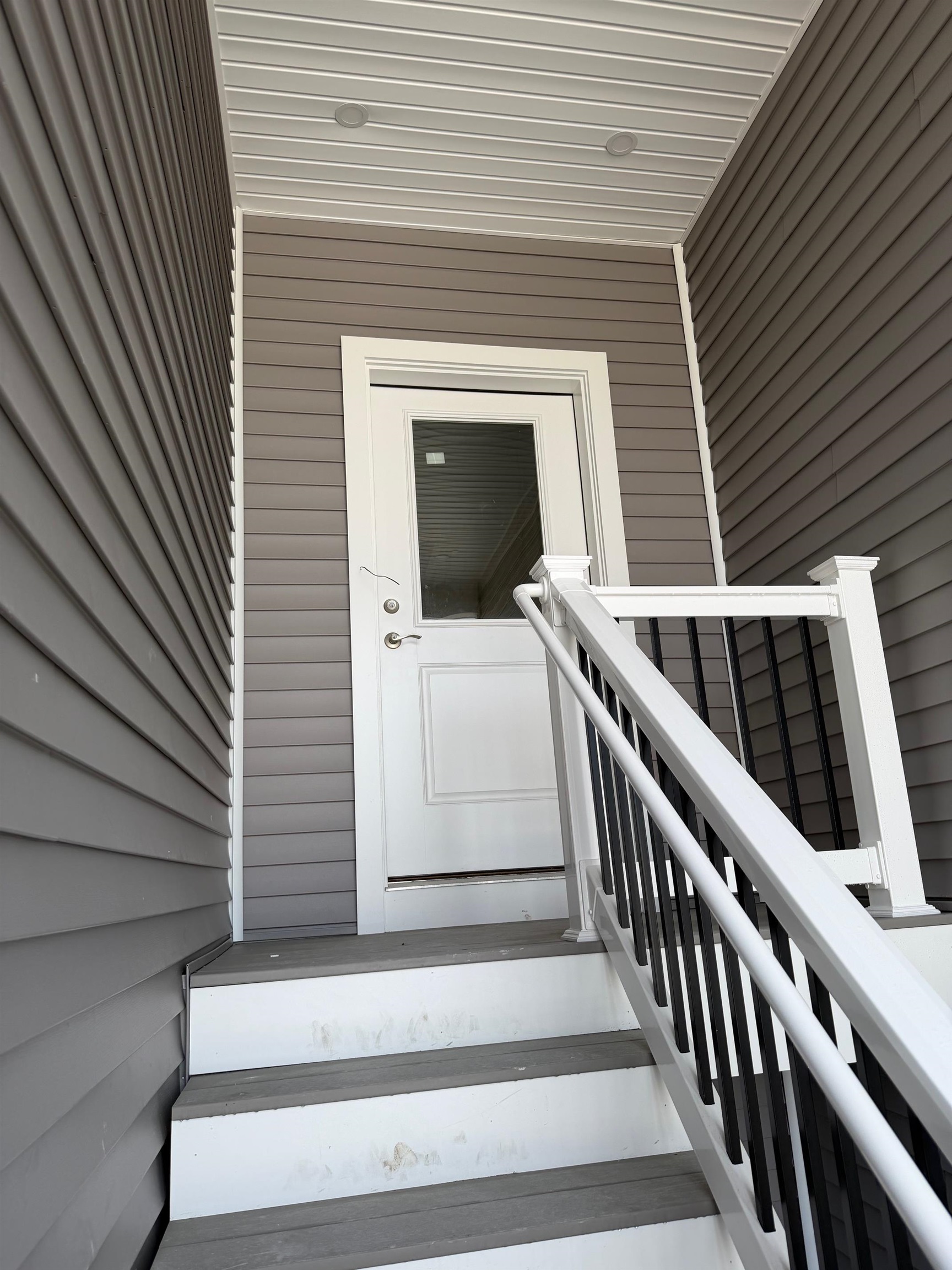 510 W Maple Avenue 200