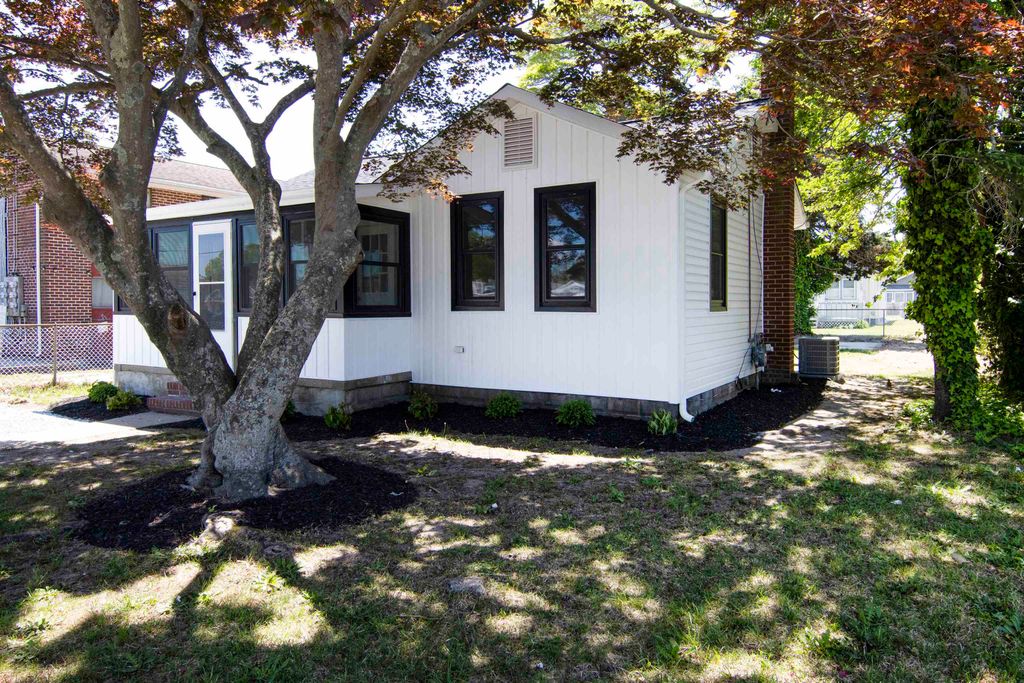 Photo of 30 Pinetree Drive, Villas, NJ 08251 (MLS # 253311)