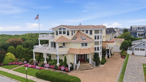 Homes For Sale - 158 69th Street<br/> Avalon, NJ 08202