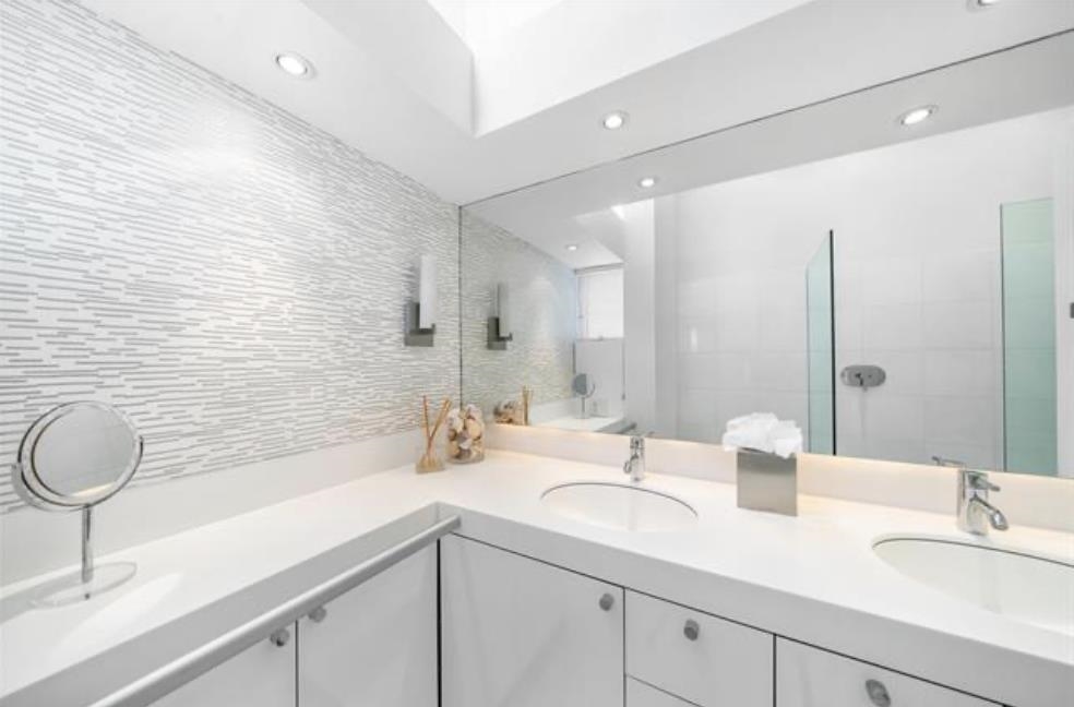 Stone Harbor, New Jersey 08247, United States, 4 Bedrooms Bedrooms, ,1 BathroomBathrooms,Residential,Active,245231