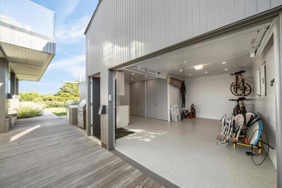 Stone Harbor, New Jersey 08247, United States, 4 Bedrooms Bedrooms, ,1 BathroomBathrooms,Residential,Active,245231