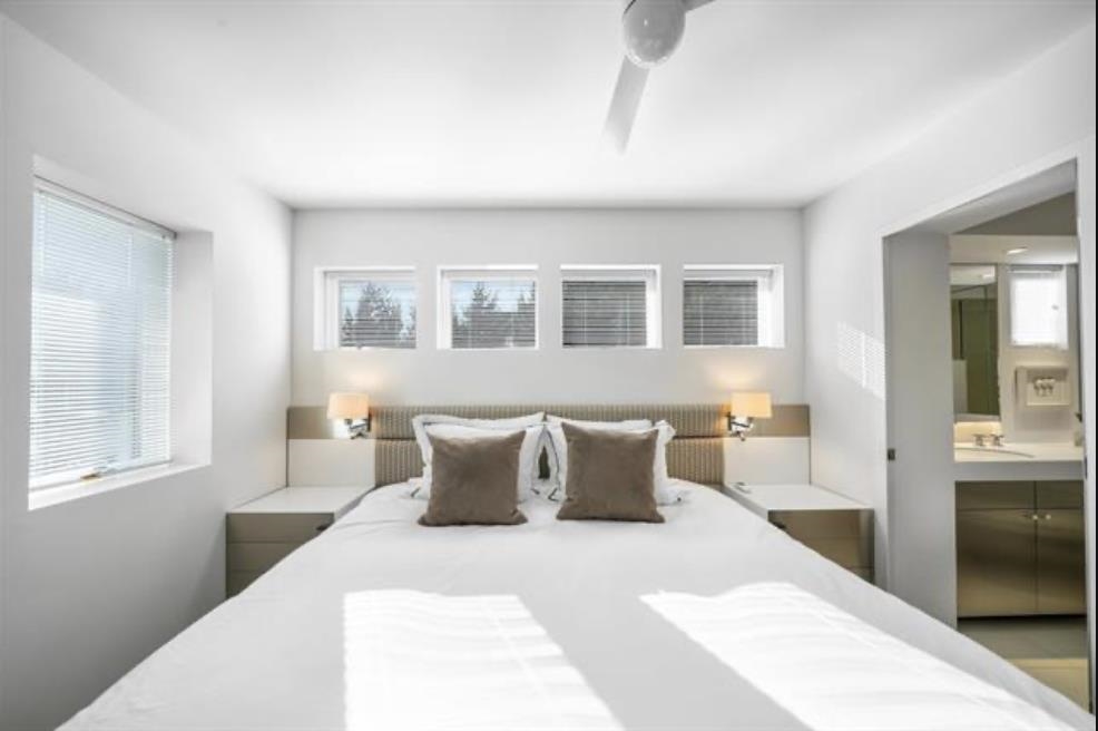 Stone Harbor, New Jersey 08247, United States, 4 Bedrooms Bedrooms, ,1 BathroomBathrooms,Residential,Active,245231