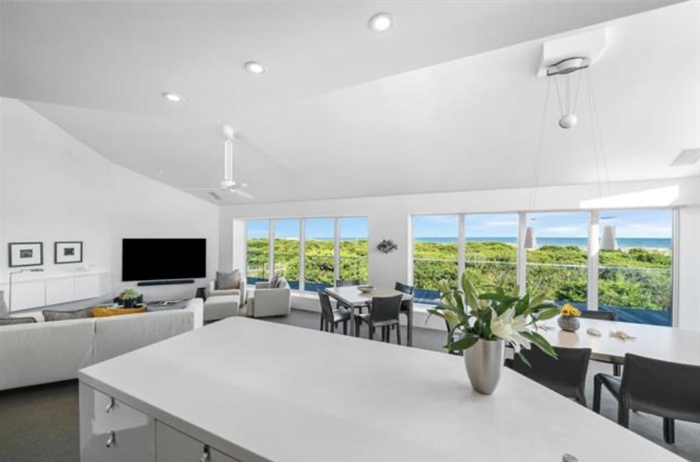 Stone Harbor, New Jersey 08247, United States, 4 Bedrooms Bedrooms, ,1 BathroomBathrooms,Residential,Active,245231