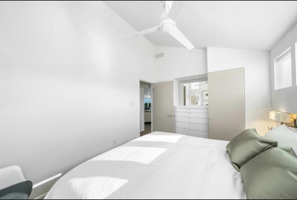 Stone Harbor, New Jersey 08247, United States, 4 Bedrooms Bedrooms, ,1 BathroomBathrooms,Residential,Active,245231