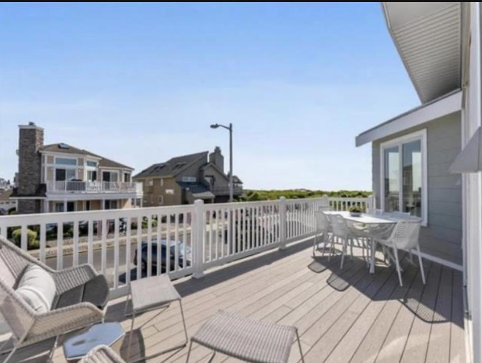 Stone Harbor, New Jersey 08247, United States, 4 Bedrooms Bedrooms, ,1 BathroomBathrooms,Residential,Active,245231