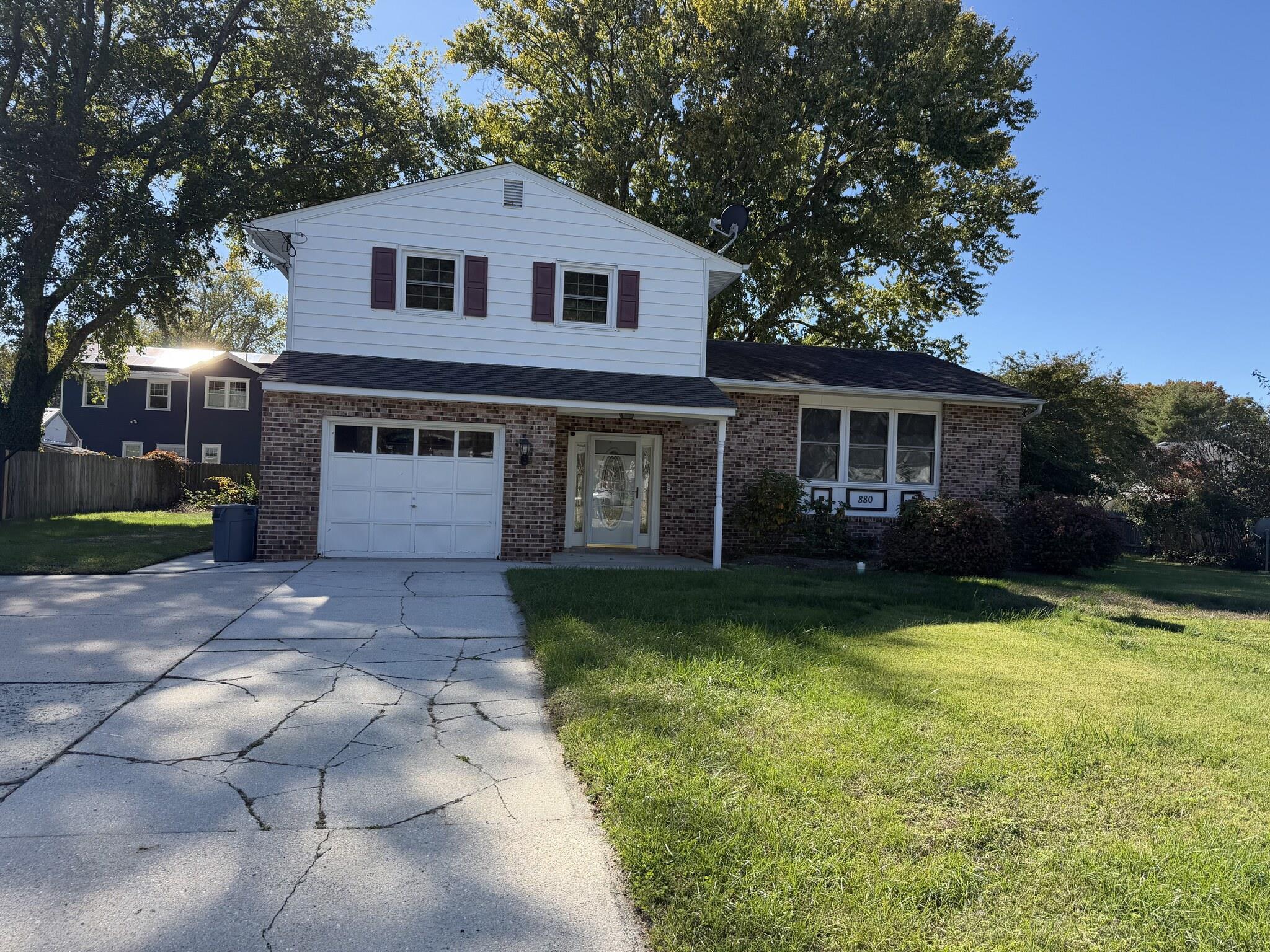 880 Myrna Road