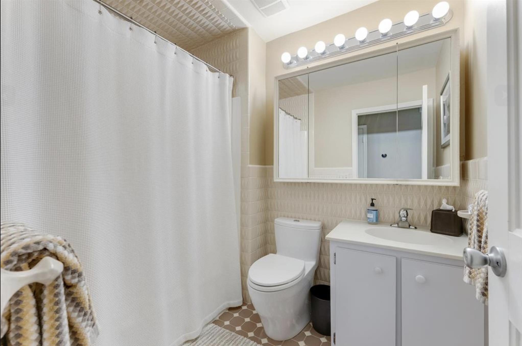 Avalon, New Jersey 08202, United States, 5 Bedrooms Bedrooms, ,6 BathroomsBathrooms,Residential,Active,53788