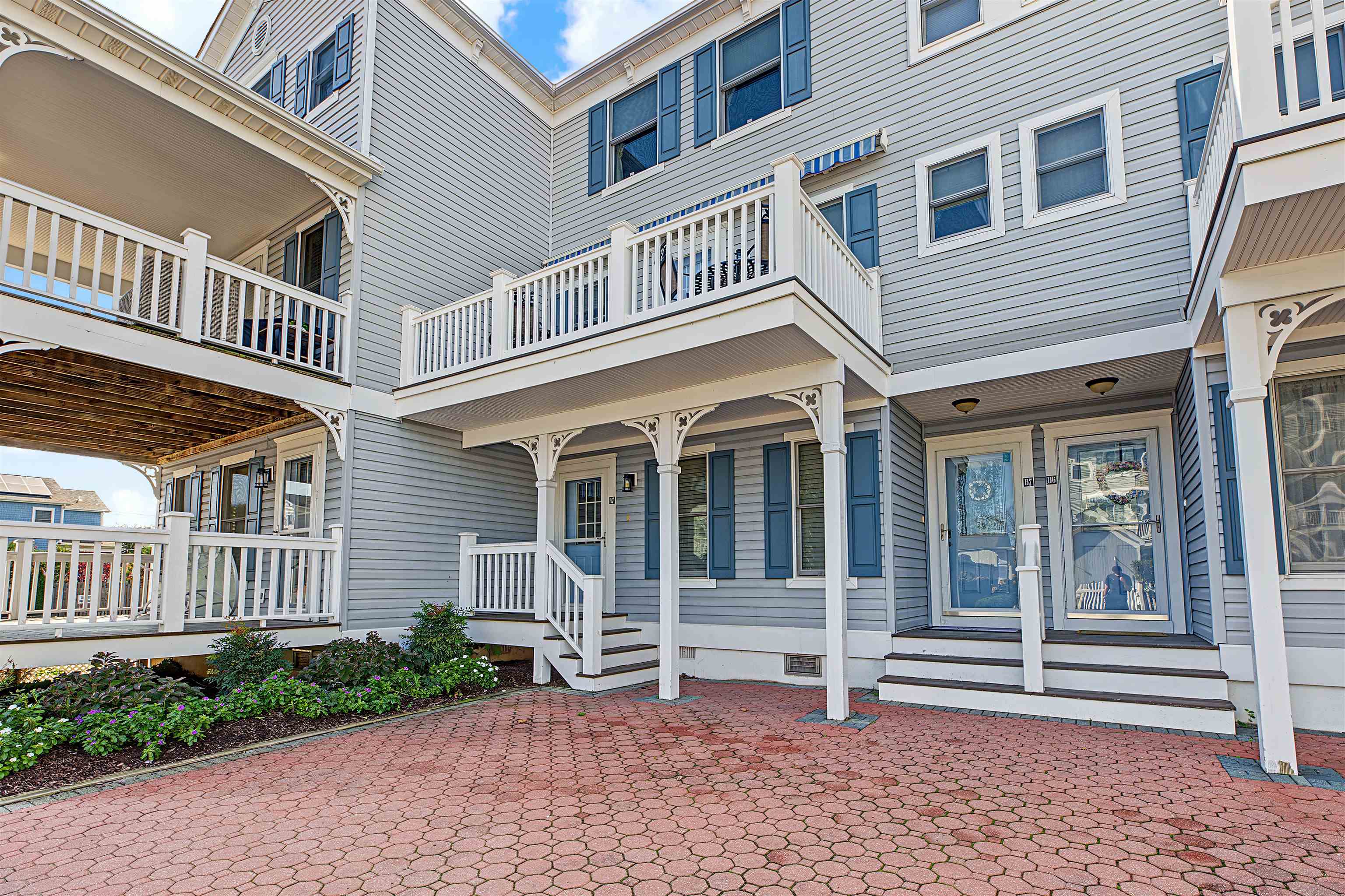 933 Columbia Avenue B-7