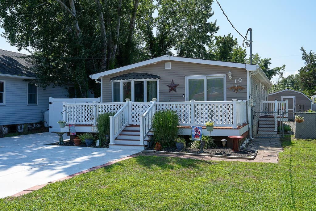 Photo of 10 E Atlantic Avenue, Villas, NJ 08251 (MLS # 262250)