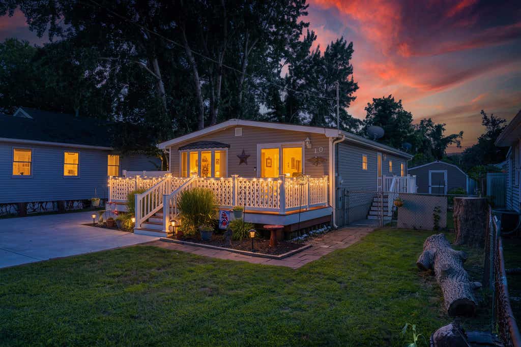 Photo of 10 E Atlantic Avenue, Villas, NJ 08251 (MLS # 262250)