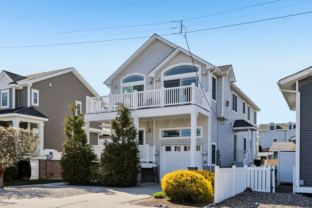 Photo of 1838 Dune Drive, Avalon, NJ 08202 (MLS # 260946)