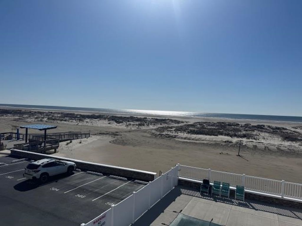 Photo of 422 E Farragut Road #201, Wildwood Crest, NJ 08260 (MLS # 260210)