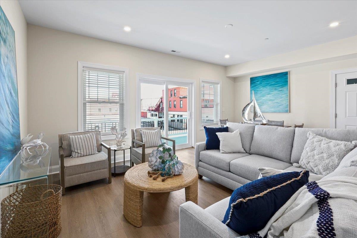 154 E Lincoln Avenue 104