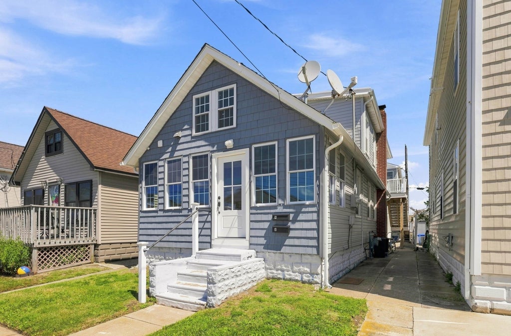 Photo of 305 W 16th Avenue #2, North Wildwood, NJ 08260 (MLS # 262388)