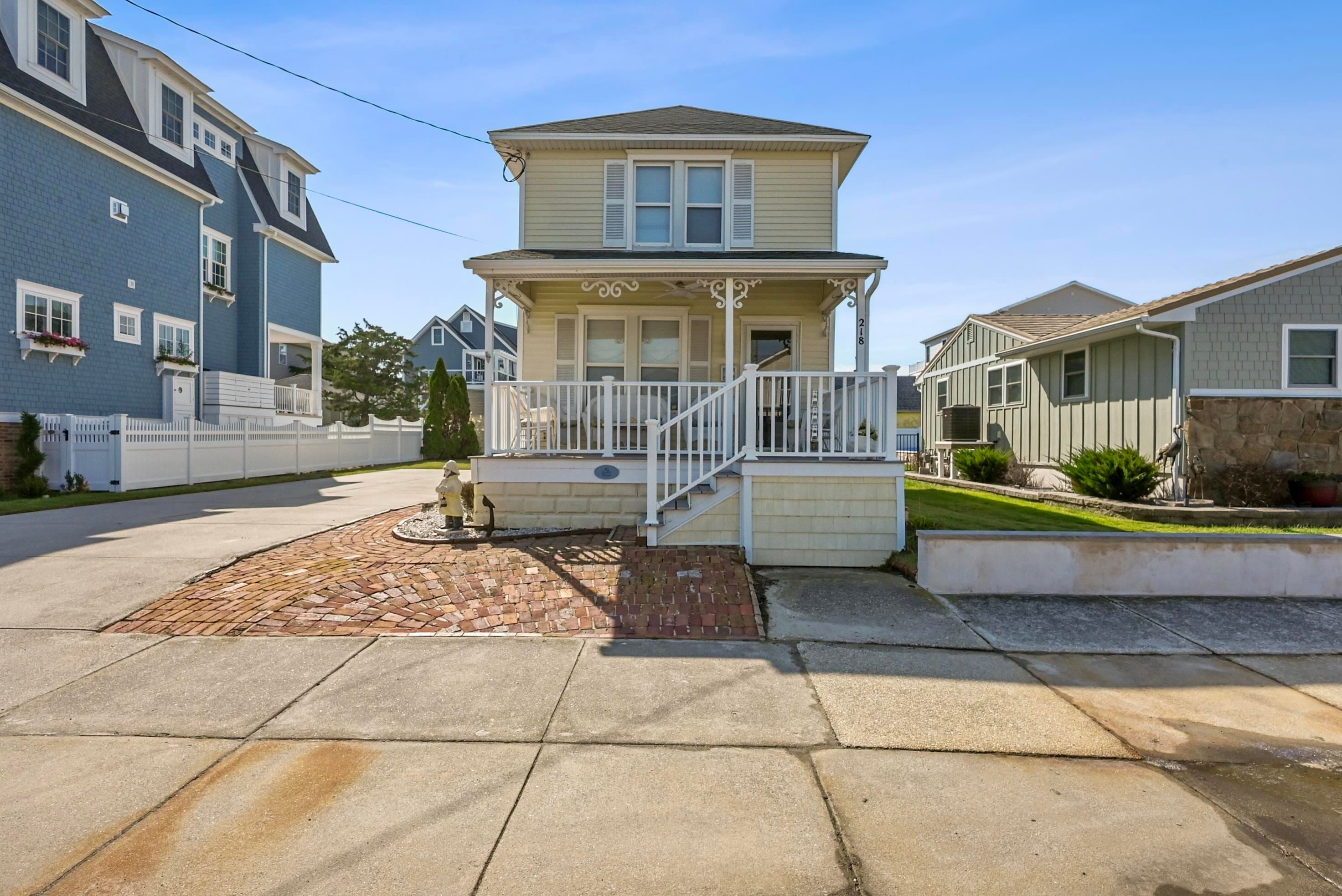 218 W 1st Avenue