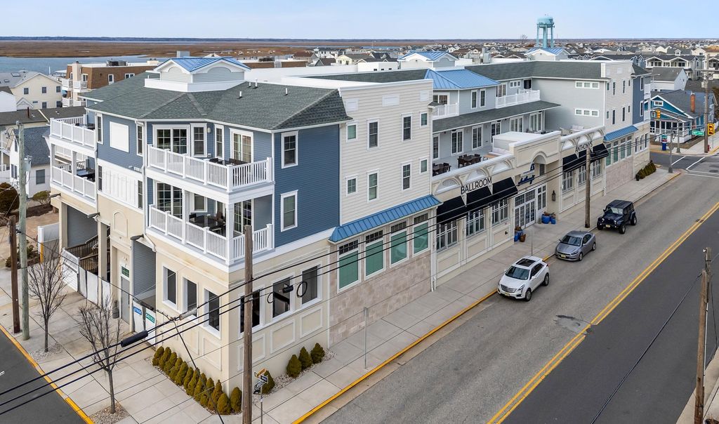 Photo of 8600 Landis Avenue #302, Sea Isle City, NJ 08243 (MLS # 260216)