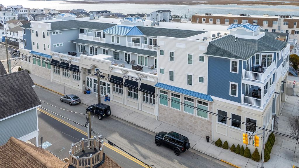 Photo of 8600 Landis Avenue #302, Sea Isle City, NJ 08243 (MLS # 260216)