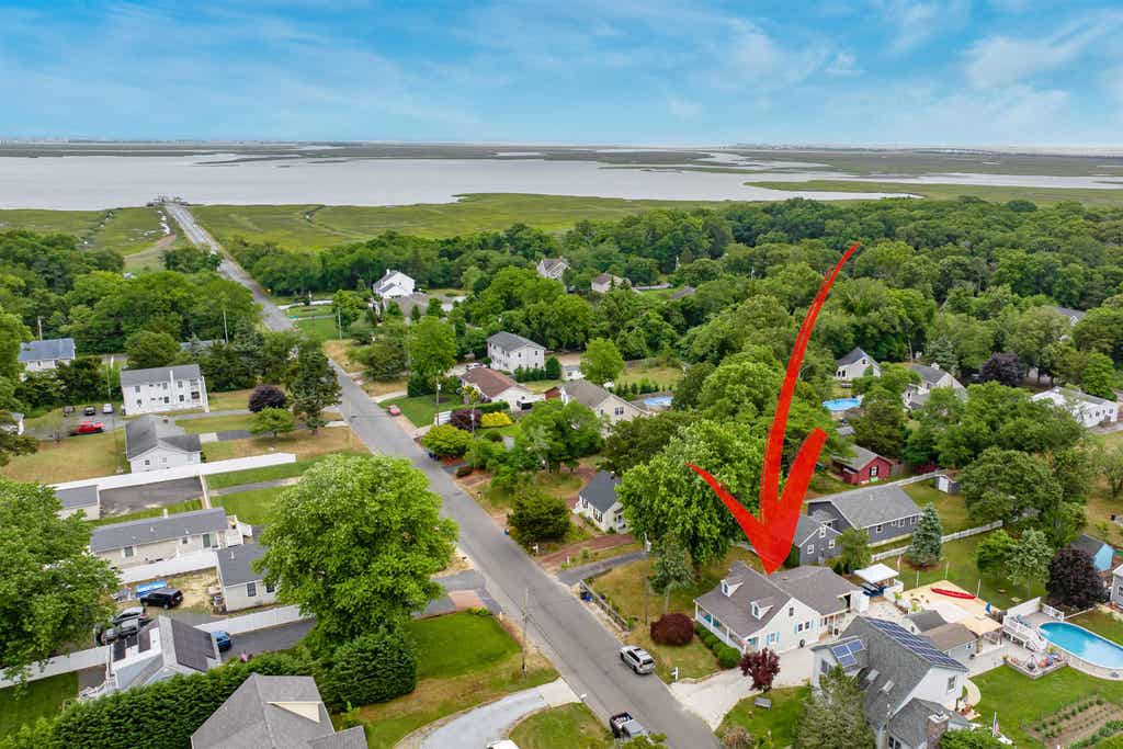 Photo of 303 E Shell Bay Avenue, Cape May Court House, NJ 08210 (MLS # 262254)