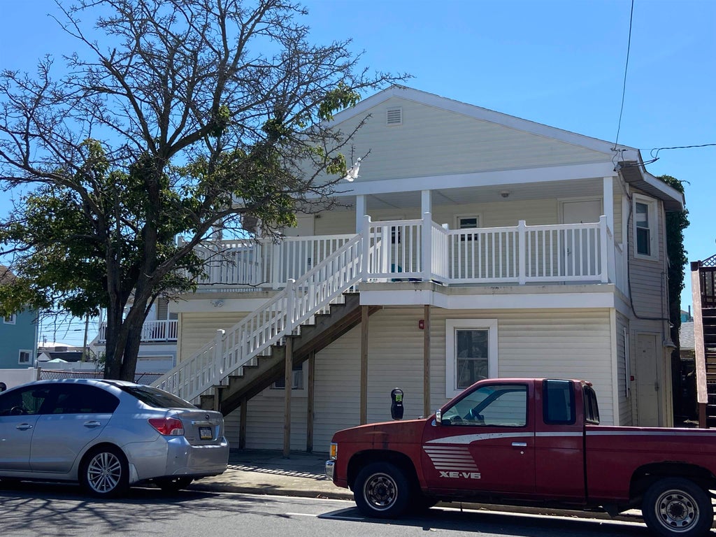 Photo of 234 E Spencer Avenue, Wildwood, NJ 08260 (MLS # 263051)