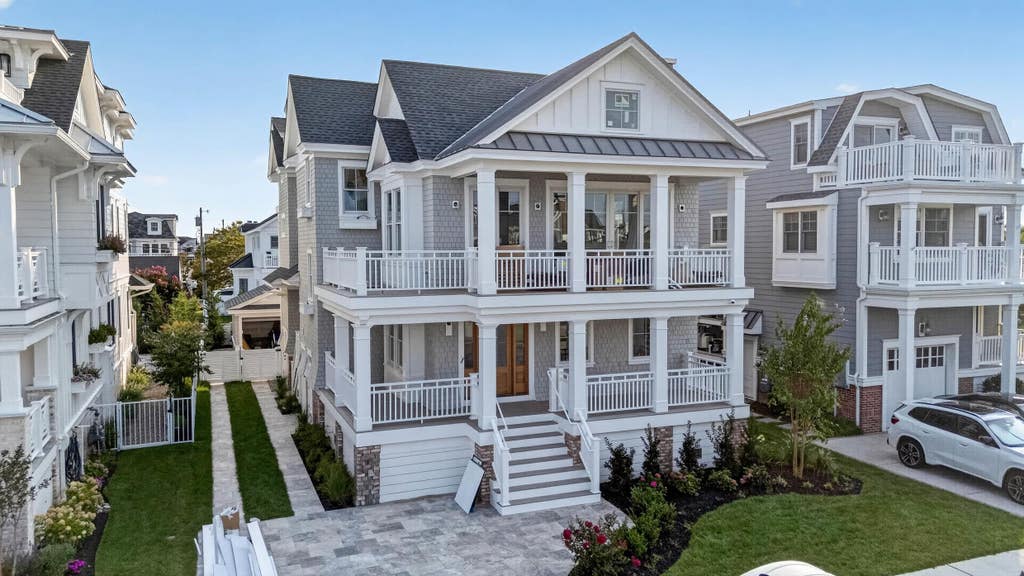 Photo of 178 19th Street, Avalon, NJ 08226 (MLS # 262275)