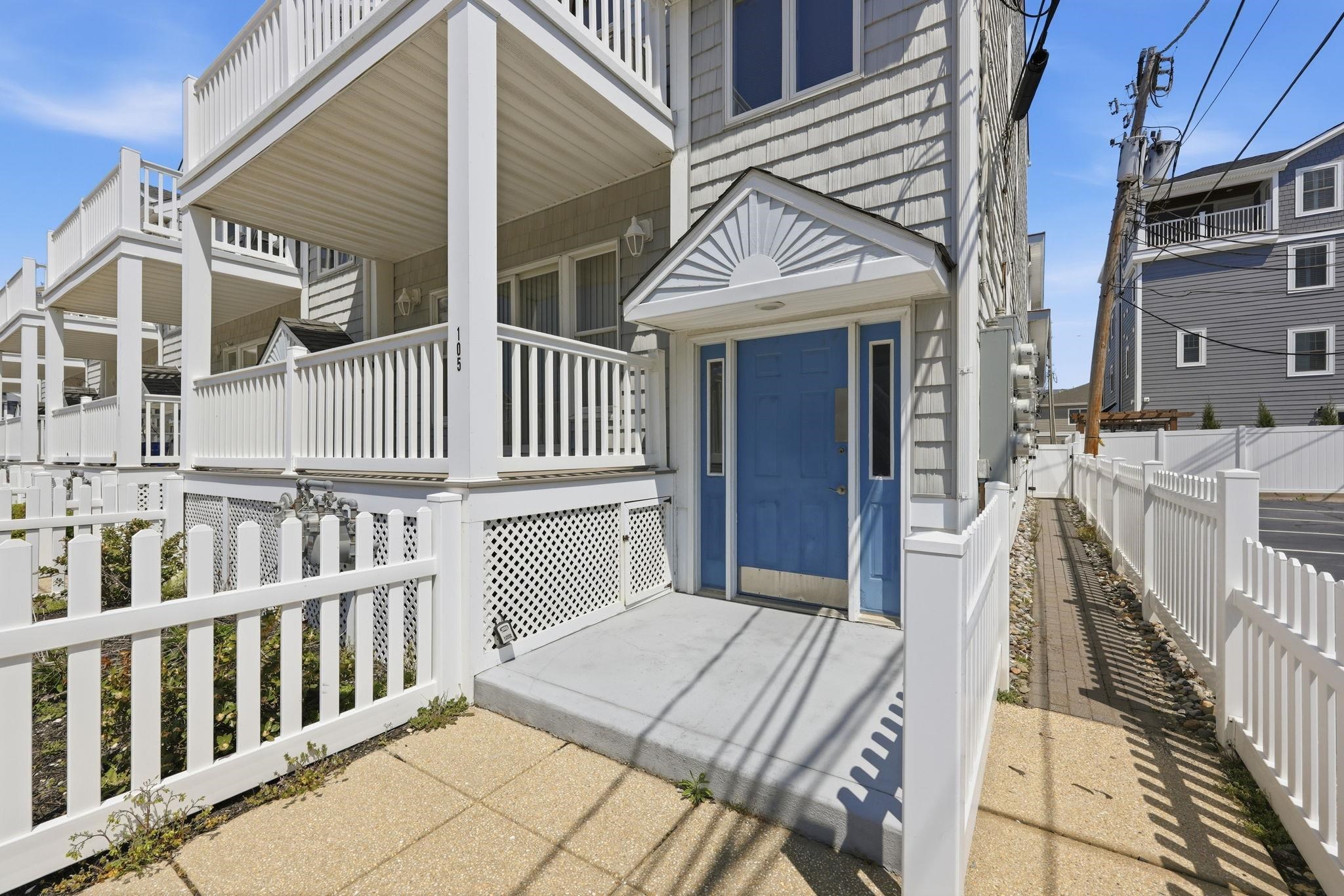 401-03 E Denver Avenue 105