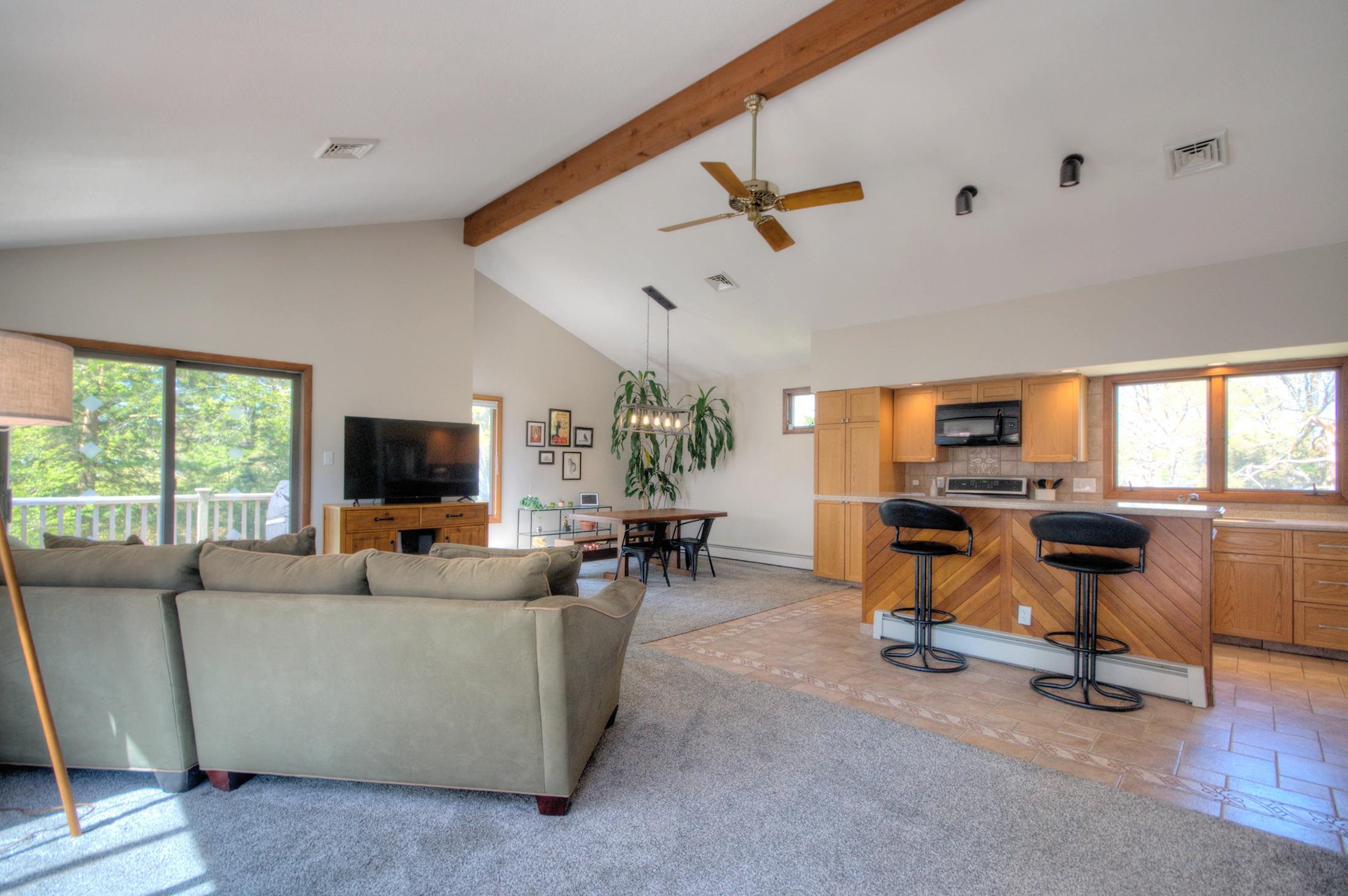 8 E Curran Drive