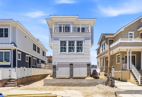 Homes For Sale - 8527 3rd Avenue<br/> Stone Harbor, NJ 08247