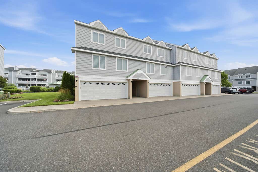 Photo of 902 Ocean Drive #1401, Cape May, NJ 08204 (MLS # 261922)
