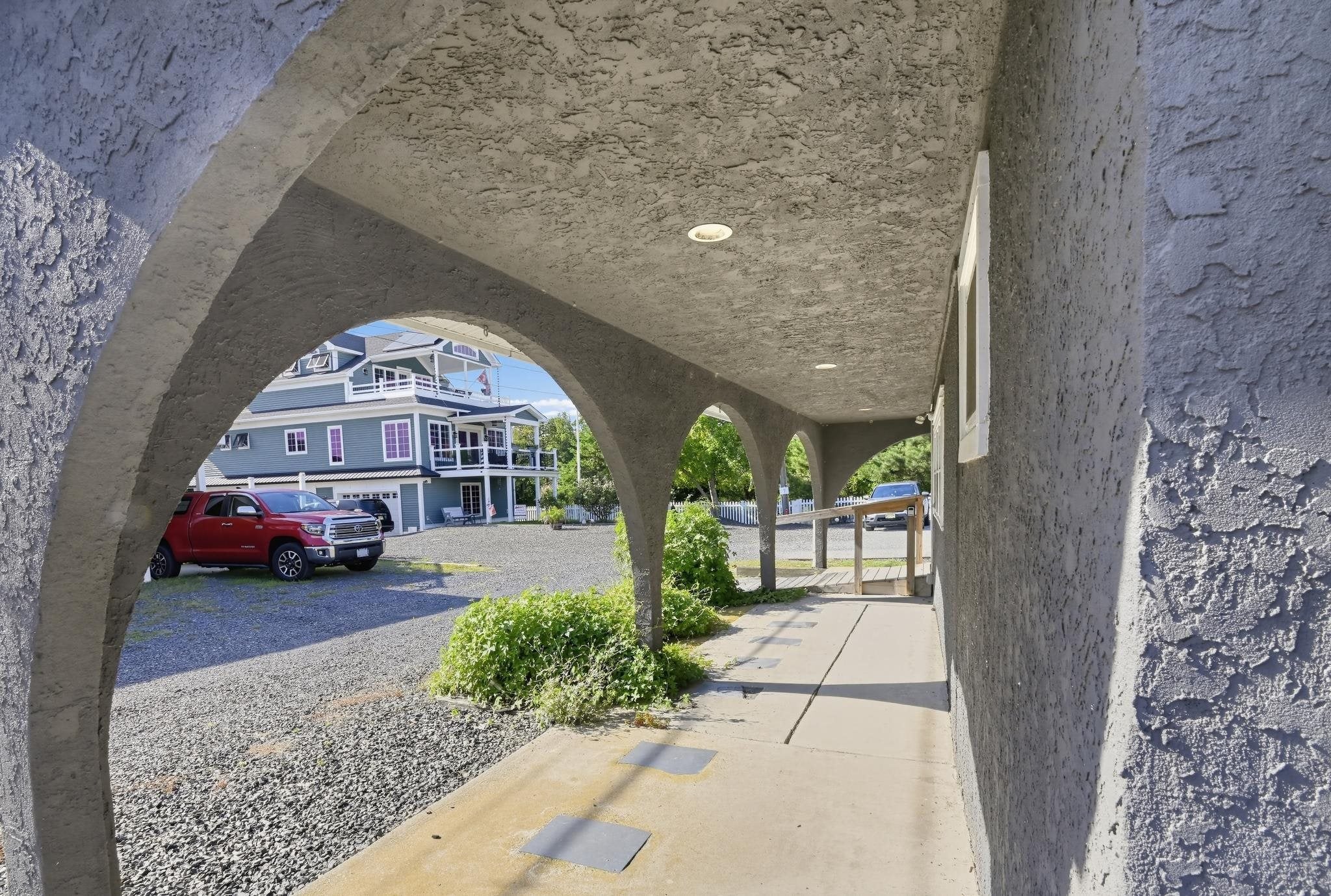 8 Pierces Point Road