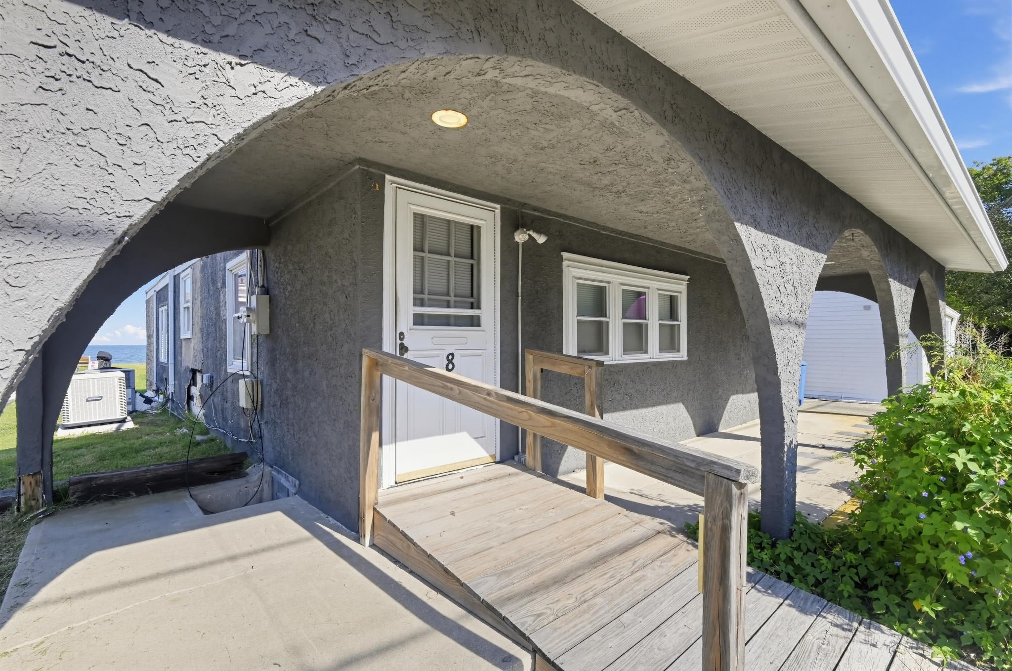 8 Pierces Point Road