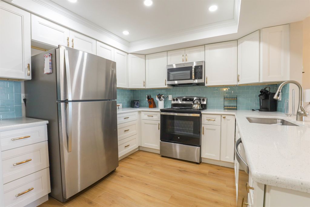 Photo of 7100 Ocean Avenue #305, Wildwood Crest, NJ 08260 (MLS # 261198)