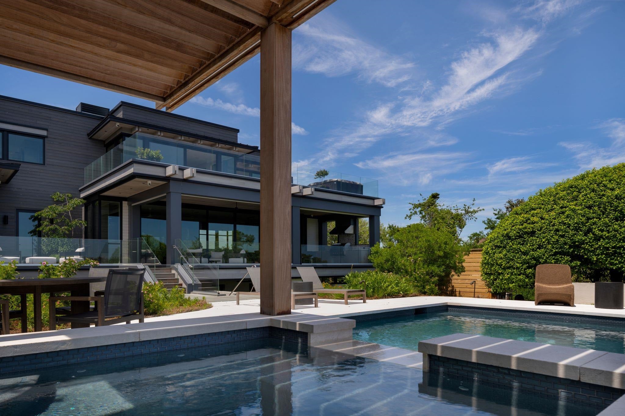 5499 Dune Drive