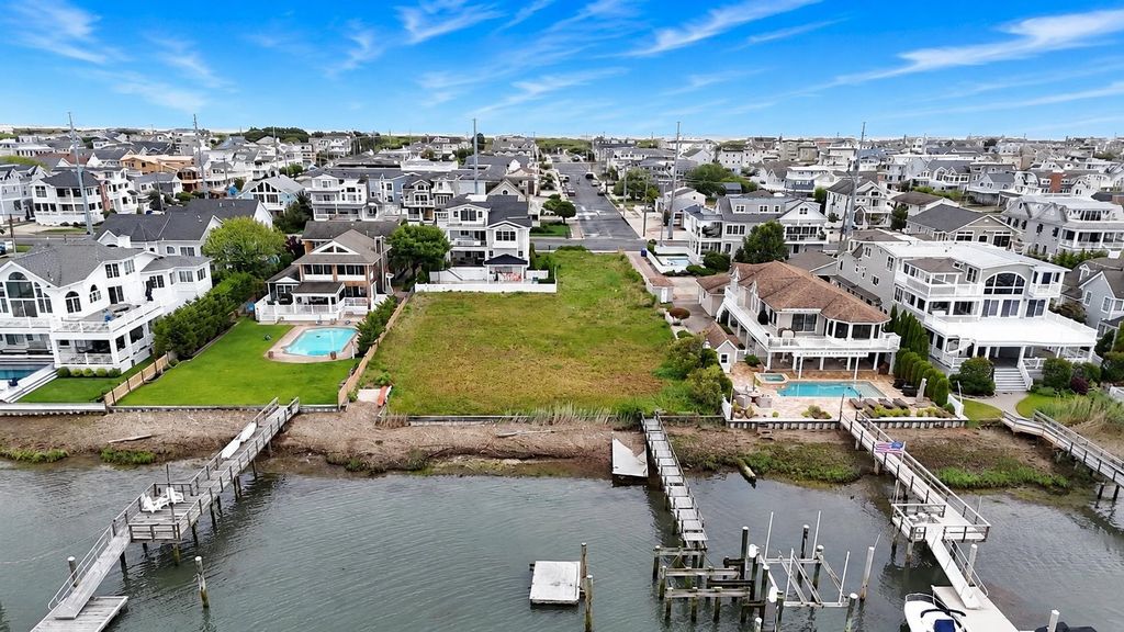 Photo of 6088 Ocean Drive DR, Avalon, NJ 08202 (MLS # 261442)