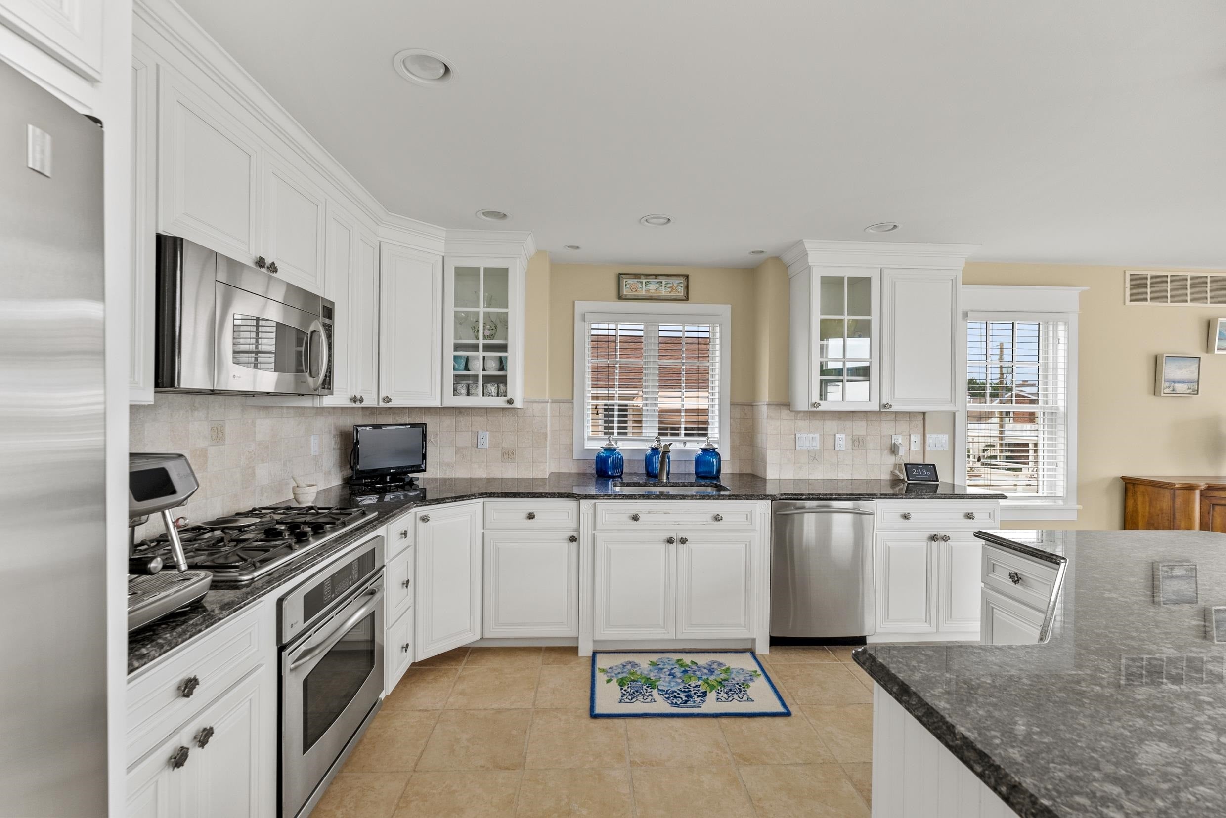84 E 19th Street