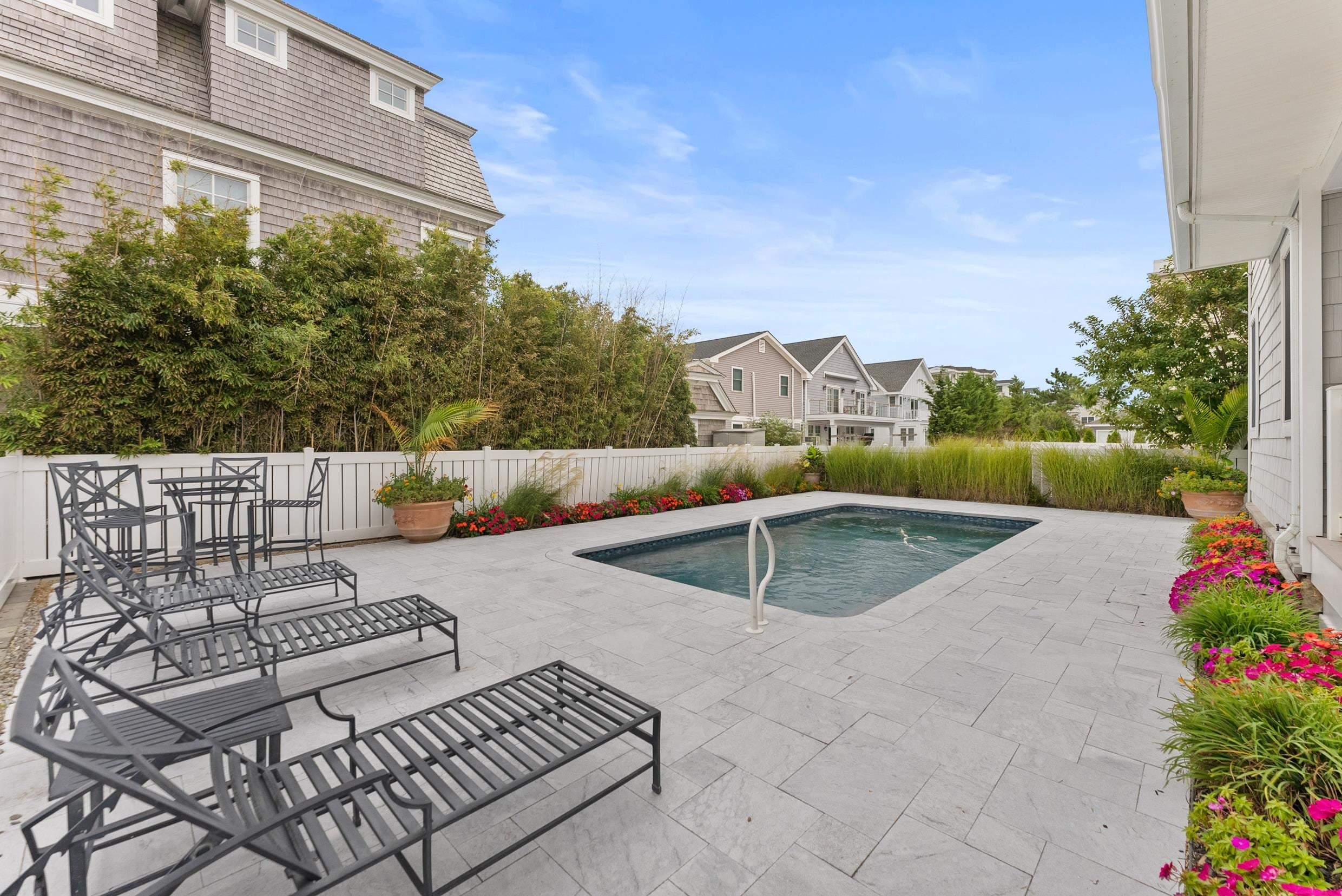 84 E 19th Street