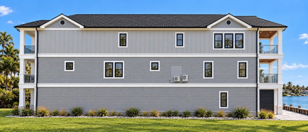 Photo of 700 W Montgomery Avenue, Wildwood, NJ 08260 (MLS # 263071)