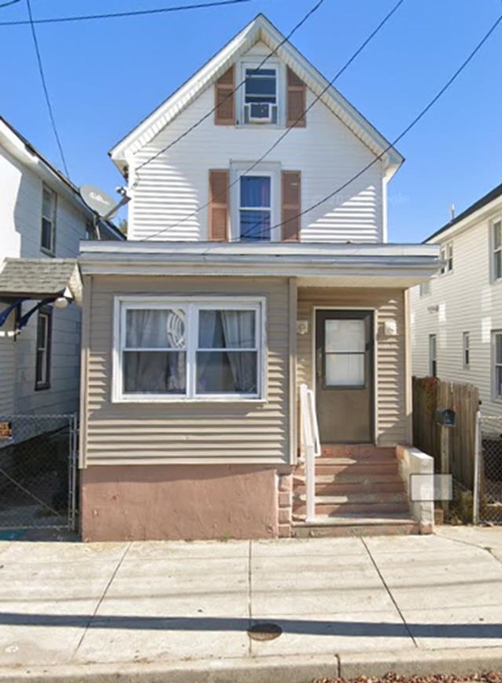 Photo of 111 W Roberts Avenue, Wildwood, NJ 08260 (MLS # 261200)