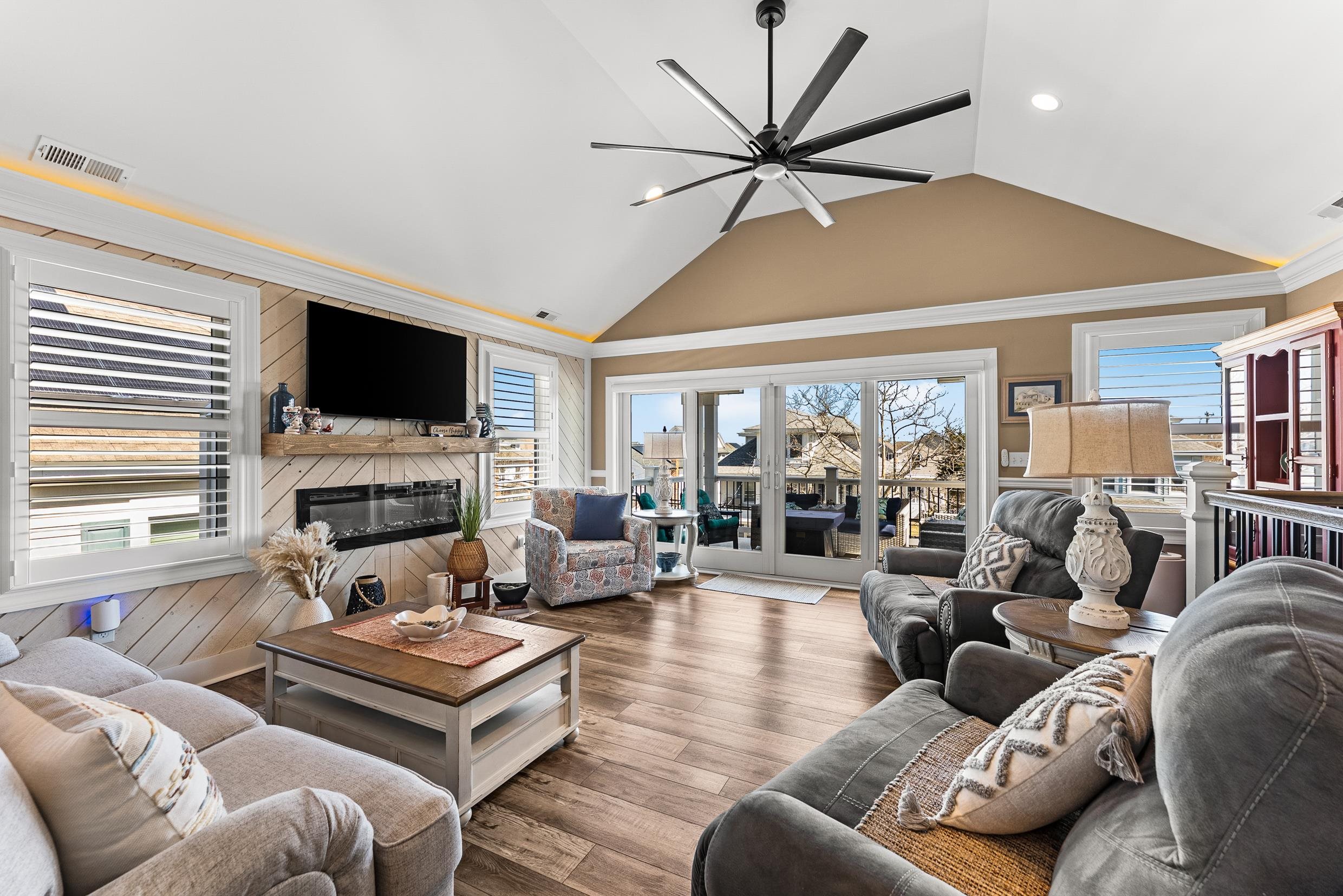 112 W Wisteria Road 112