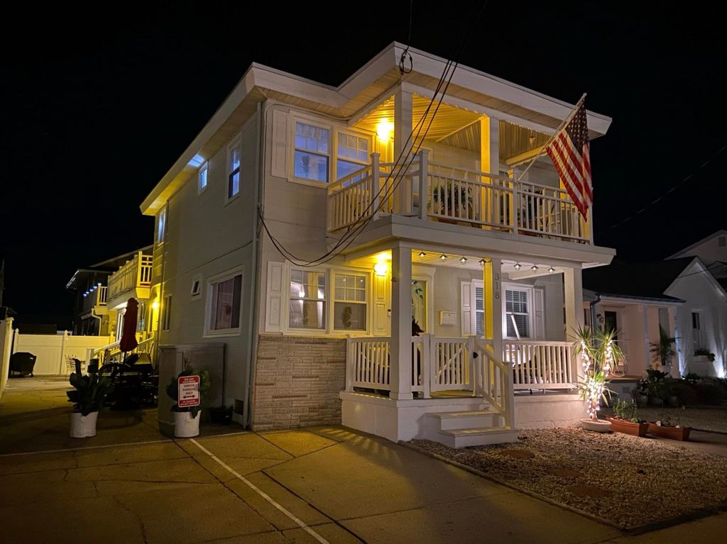 Photo of 318 E Hollywood Avenue #1, Wildwood Crest, NJ 08260 (MLS # 260618)