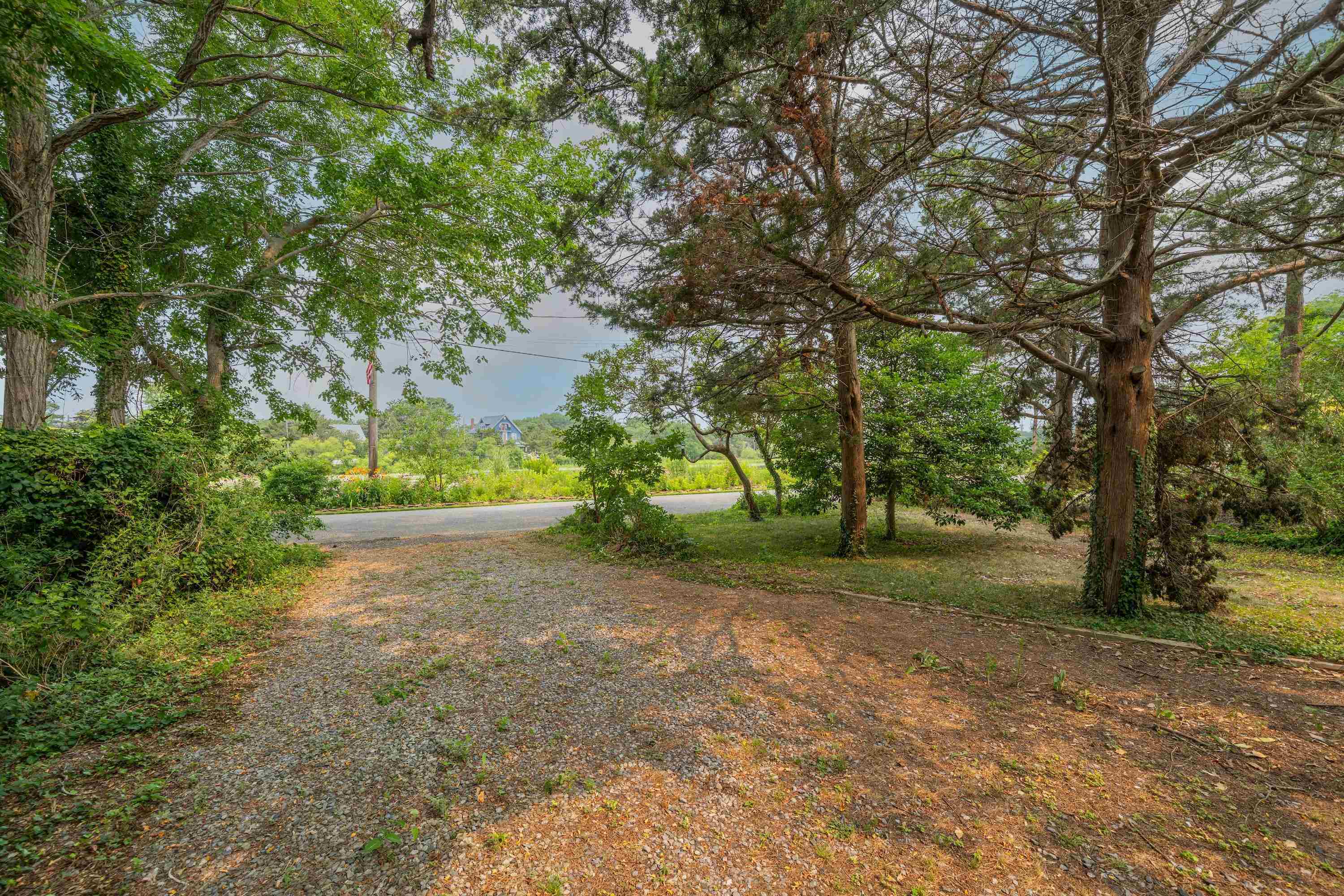 507 E Lake Drive