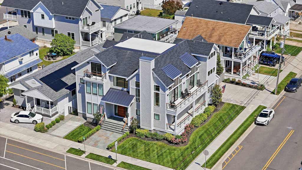 Photo of 401 E 7th Avenue, North Wildwood, NJ 08260 (MLS # 261523)
