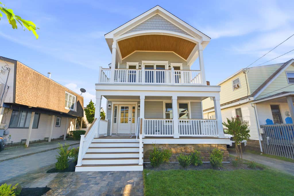 Photo of 118 E Stanton Road, Wildwood Crest, NJ 08260 (MLS # 260455)