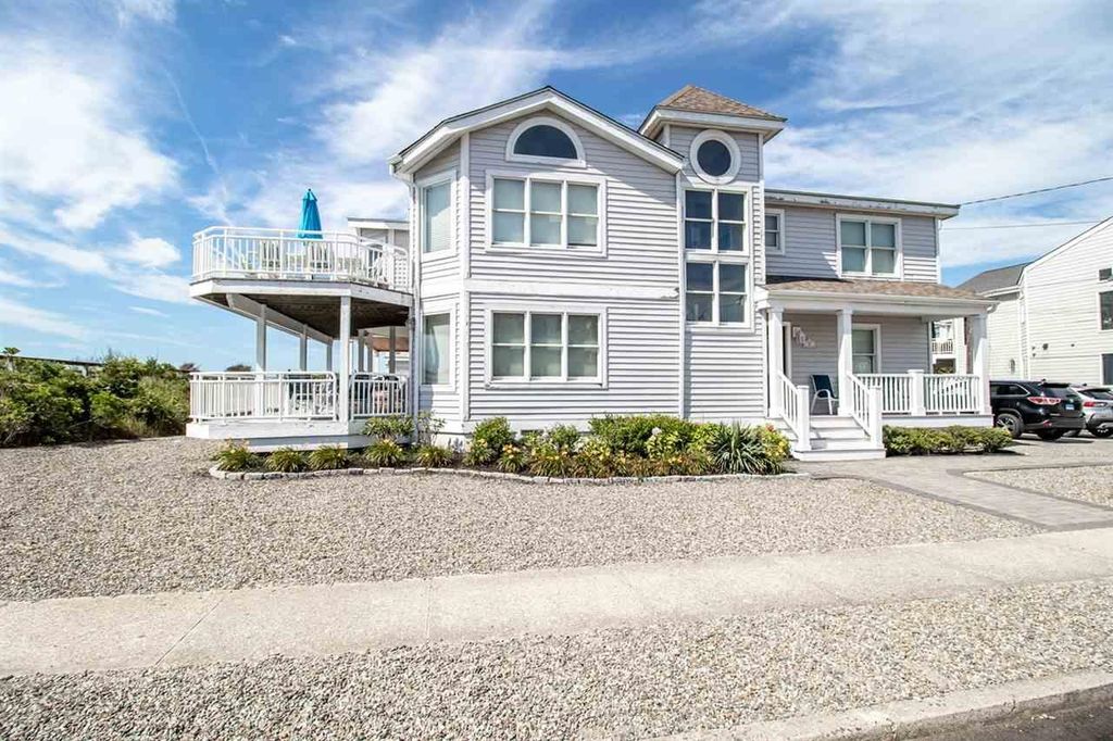 Photo of 92 E 23rd Street, Avalon, NJ 08202 (MLS # 260512)