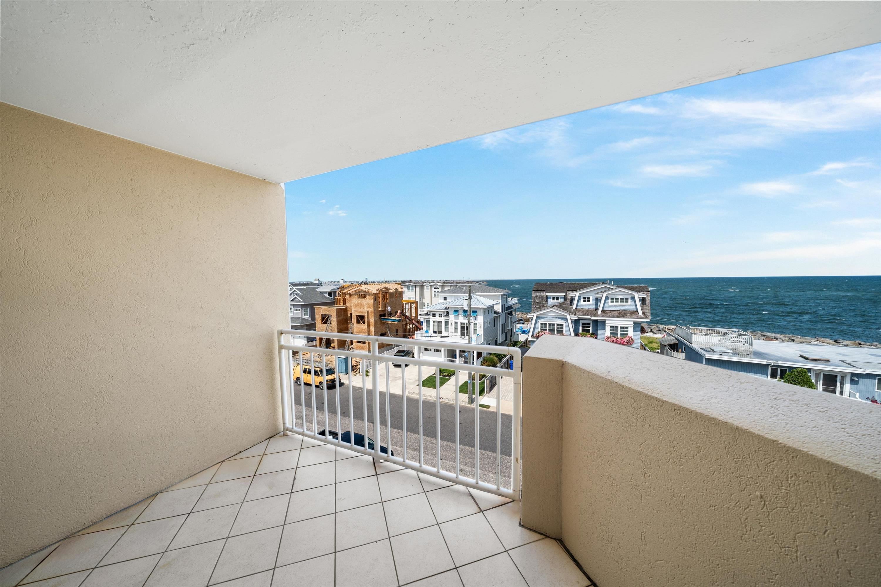 Avalon, New Jersey 08202, United States, 2 Bedrooms Bedrooms, ,2 BathroomsBathrooms,Residential,Active,193122