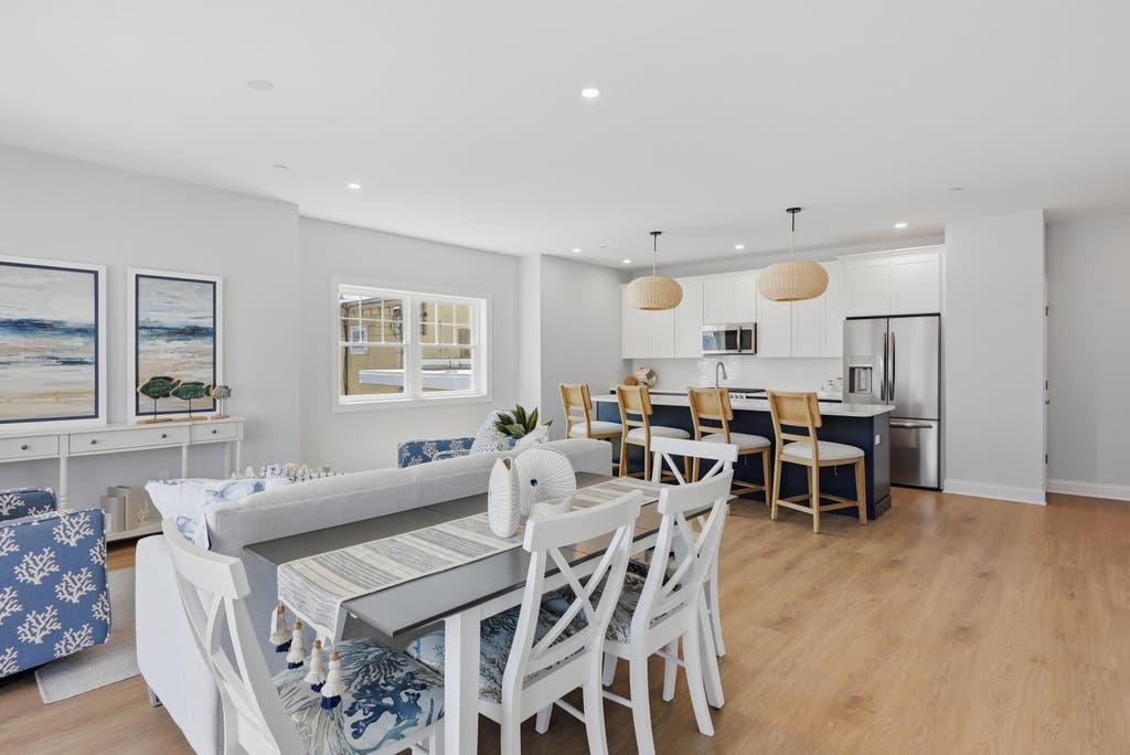 Photo of 110 W Garfield Avenue #101, Wildwood, NJ 08260 (MLS # 262206)