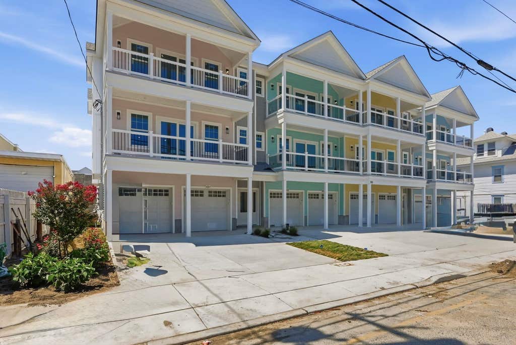 Photo of 110 W Garfield Avenue #101, Wildwood, NJ 08260 (MLS # 262206)