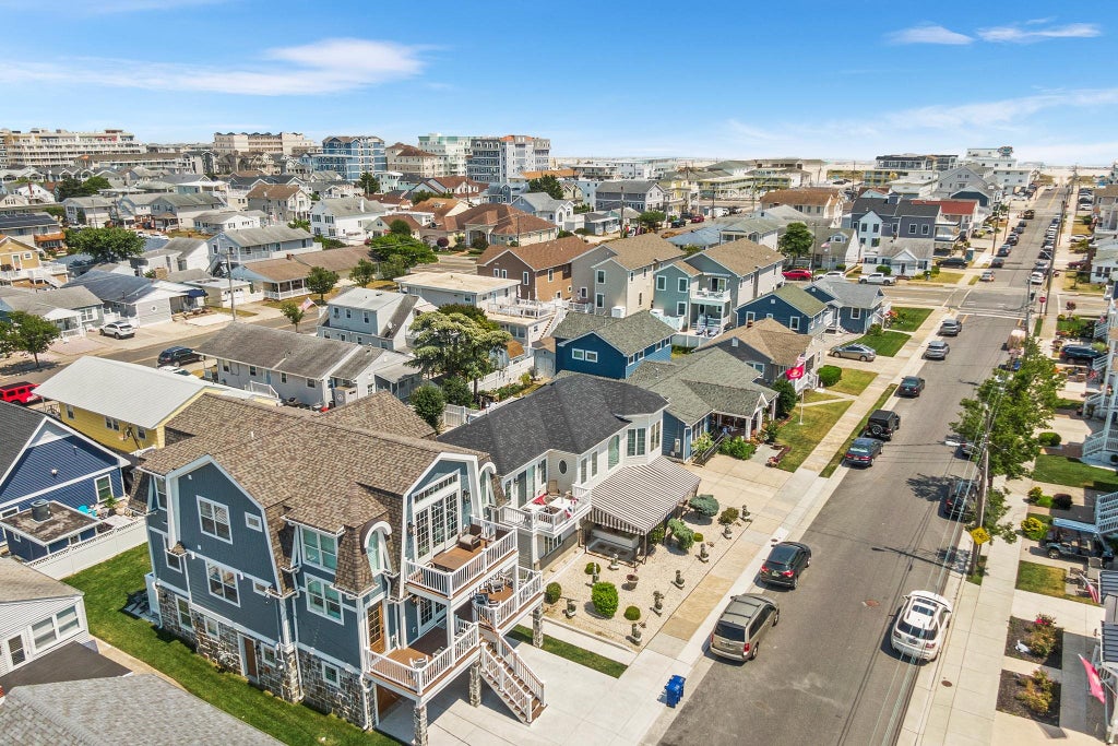 Photo of 213 E Denver Avenue, Wildwood Crest, NJ 08260 (MLS # 262590)
